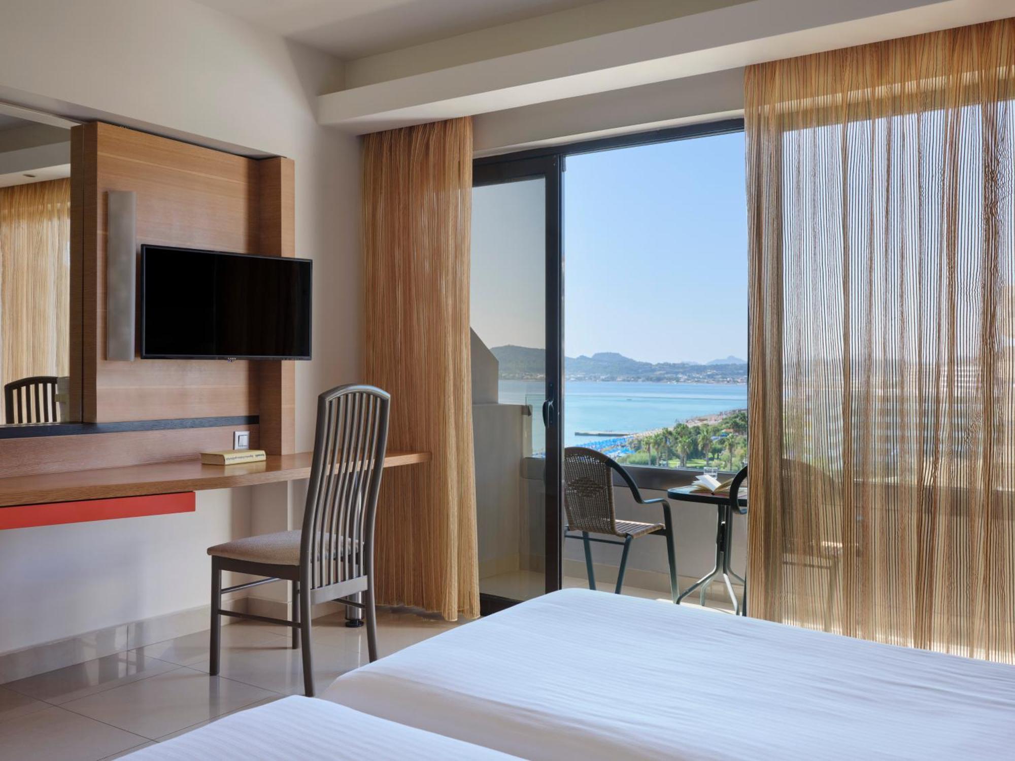 Esperos Mare Resort & Spa فاليراكي الغرفة الصورة